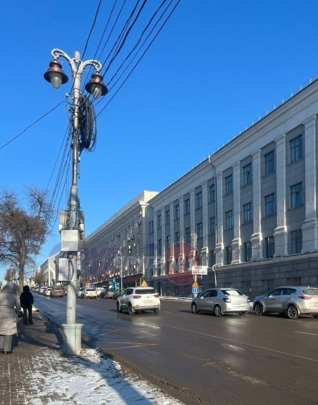 После аварии с троллейбусом на улице Ленина в Курске меняют поврежденные фонарные столбы После аварии с троллейбусом на улице Ленина в Курске меняют поврежденные фонарные столбы