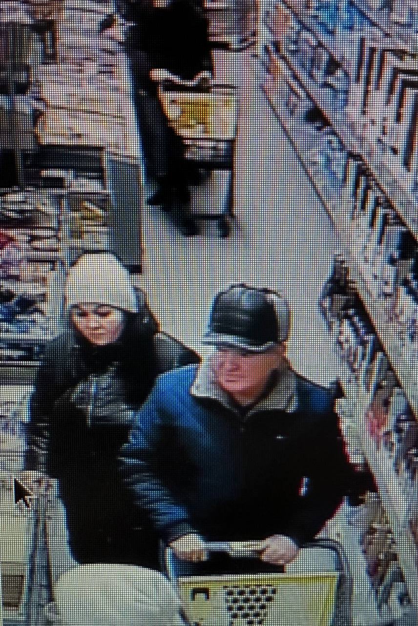 Сеймским отделом полиции в рамках проверки информации по факту происшествия устанавливаются личности мужчины и женщины, изображенных на фото