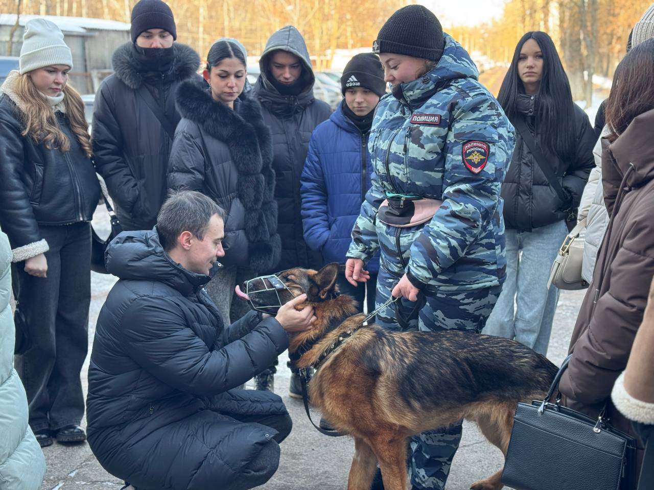 В Железногорске в рамках всероссийской акции «Студенческий десант» организовано знакомство со полицейской службой В Железногорске в рамках всероссийской акции «Студенческий десант» организовано знакомство со полицейской службой