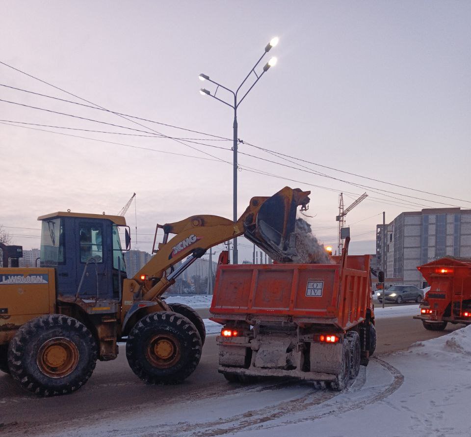 Весь день в Курске будут убирать снег Весь день в Курске будут убирать снег
