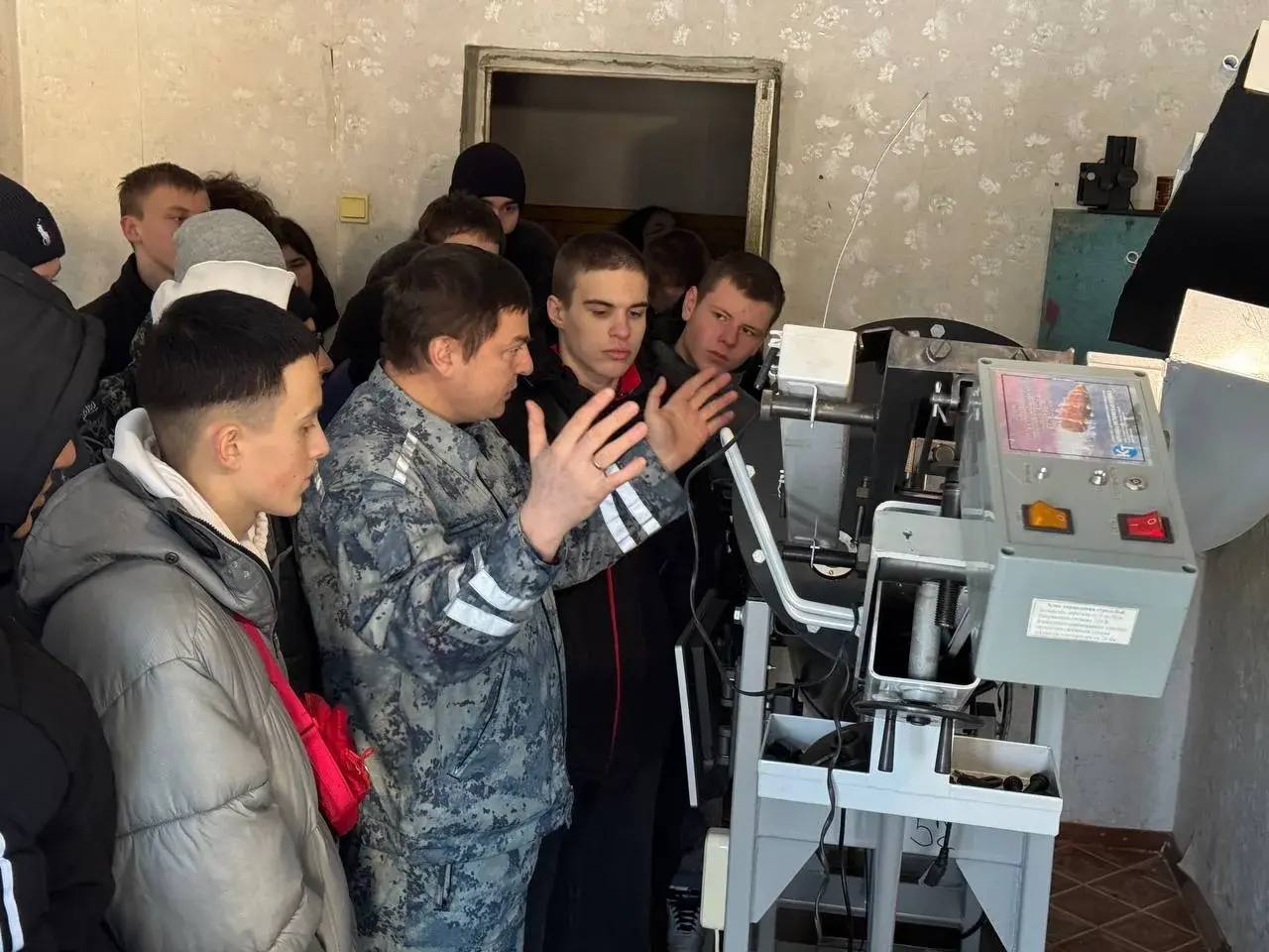 В Железногорске в рамках всероссийской акции «Студенческий десант» организовано знакомство с полицейской службой В Железногорске в рамках всероссийской акции «Студенческий десант» организовано знакомство с полицейской службой