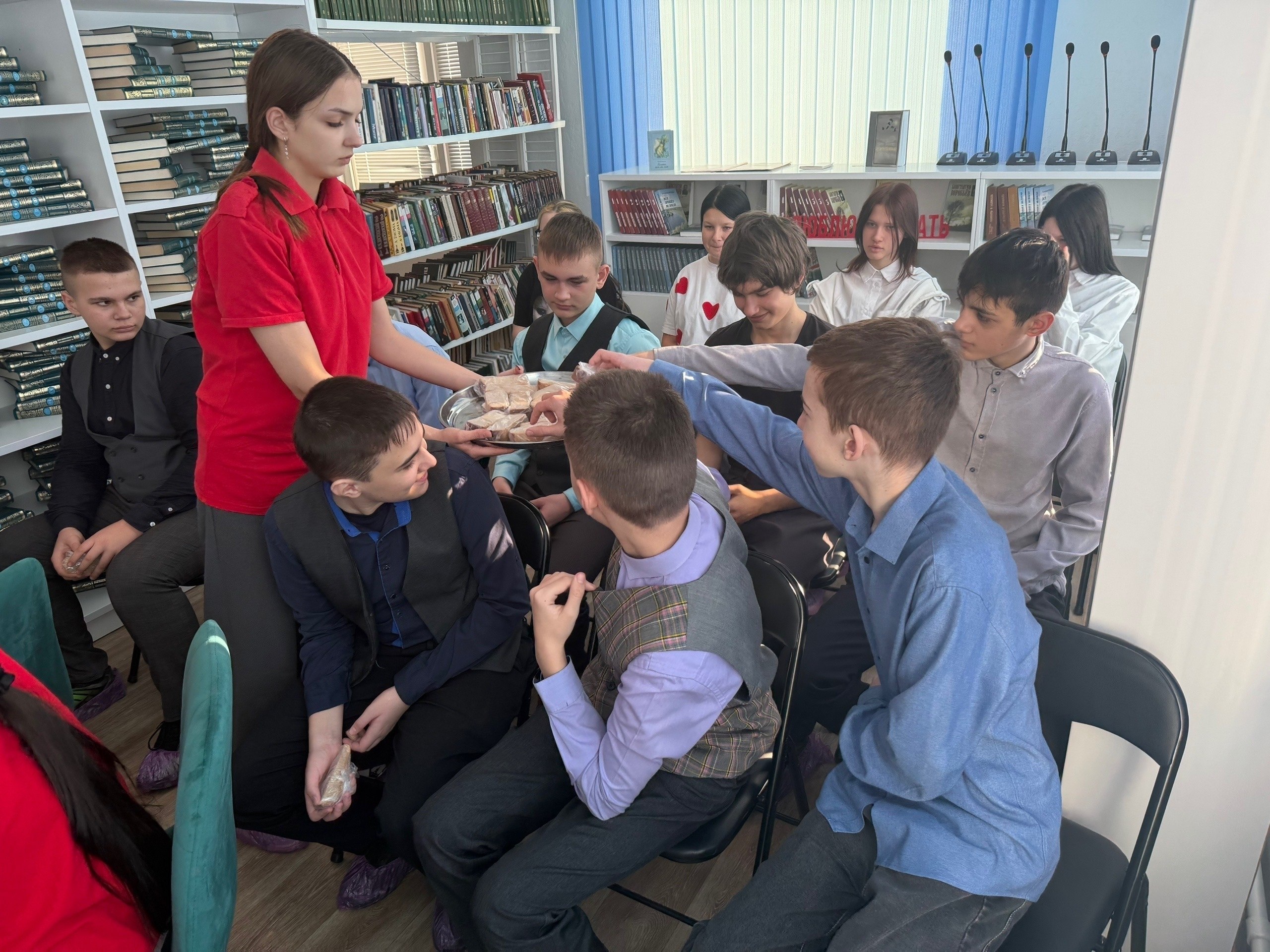 Сегодня в Конышевской межпоселенческой библиотеке состоялось памятное мероприятие "Блокадной памяти страницы" в рамках Федерального проекта «Пушкинская карта» Сегодня в Конышевской межпоселенческой библиотеке состоялось памятное мероприятие "Блокадной памяти страницы" в рамках Федерального проекта «Пушкинская карта»