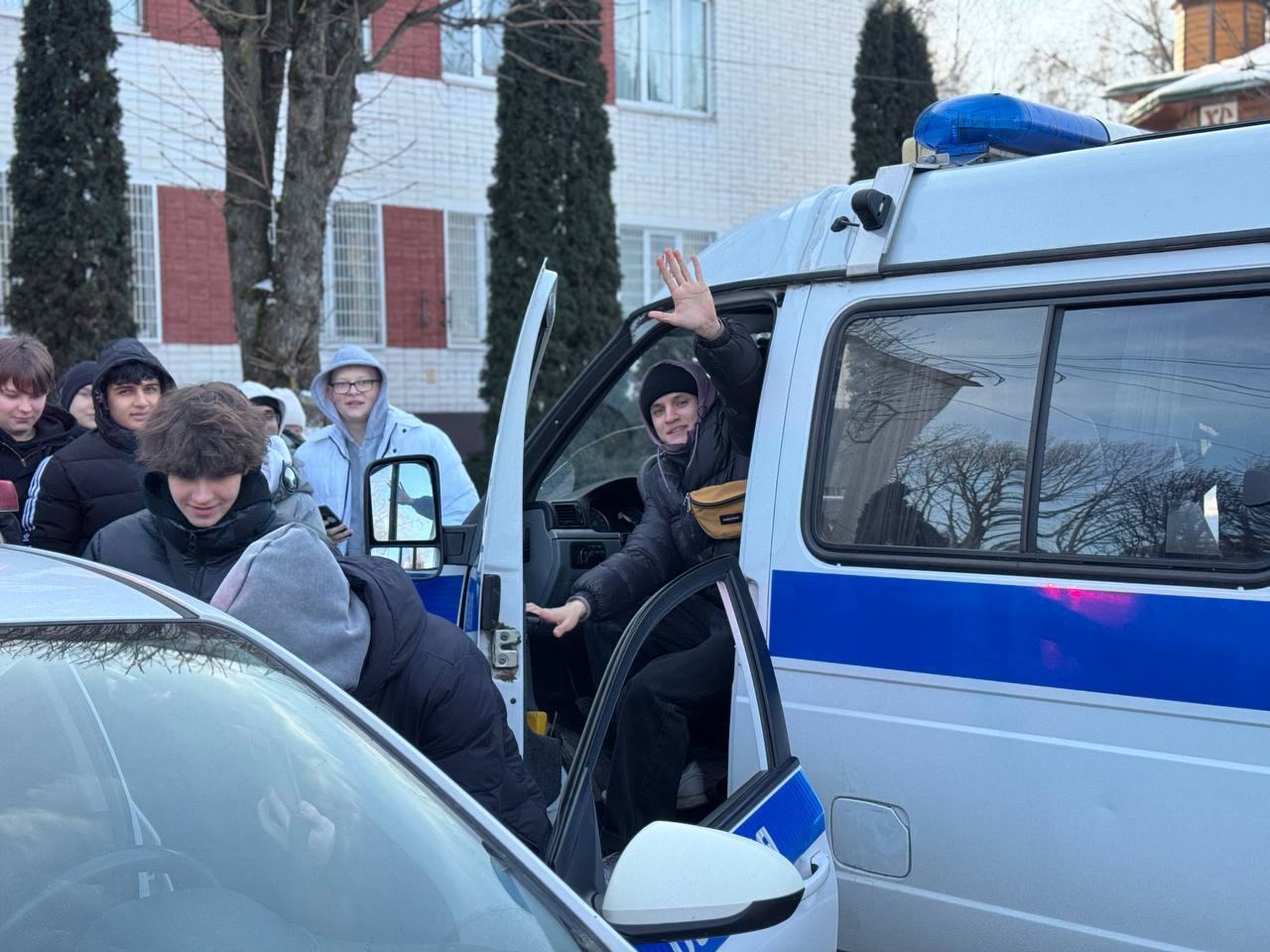 В Железногорске в рамках всероссийской акции «Студенческий десант» организовано знакомство со полицейской службой В Железногорске в рамках всероссийской акции «Студенческий десант» организовано знакомство со полицейской службой