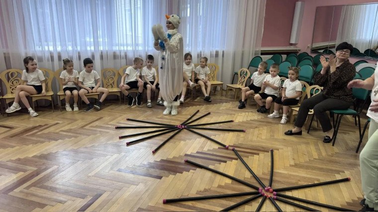 В детском саду №11 города Курчатова по традиции прошел зимний спортивный праздник для старших дошкольников В детском саду №11 города Курчатова по традиции прошел зимний спортивный праздник для старших дошкольников