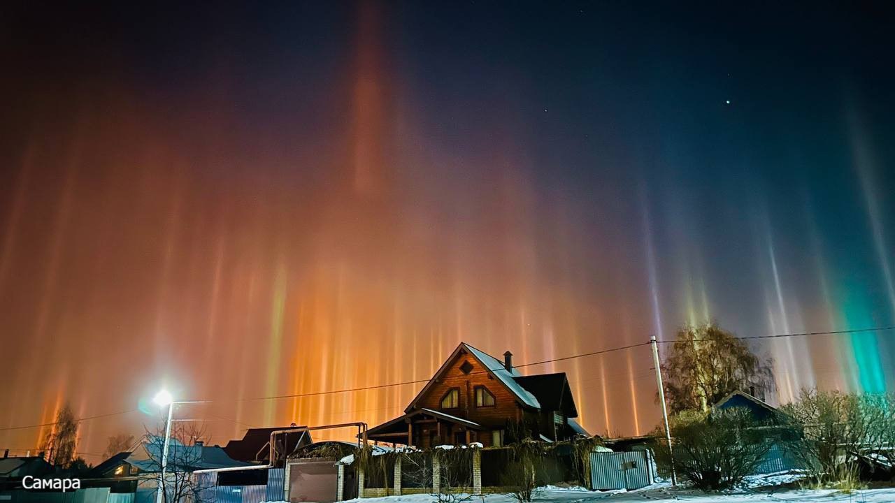 Дарт Вейдер теперь в России: яркие световые мечи столбы озарили небо над западом РФ Дарт Вейдер теперь в России: яркие световые мечи столбы озарили небо над западом РФ