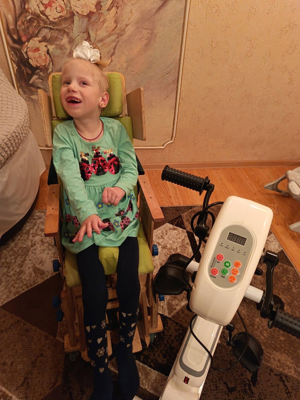 Александр Хинштейн исполнил мечту 6-летней курянки с особенностями развития