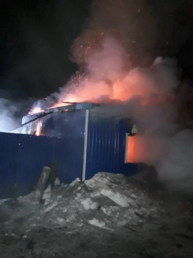 25.01.2026 в 01.42 в ПЧ Тимского района Противопожарной службы комитета региональной безопасности Курской области поступило сообщение о горении времянки в д. Заречье на ул. Молодёжная Успенского сельсовета