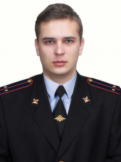 Андрей Белоусов: В «Курской правде» вышла публикация «Теперь я — дядя Вова» о нашем земляке, участковом уполномоченном Рыльского отдела полиции, лейтенанте Владимире Хлусове