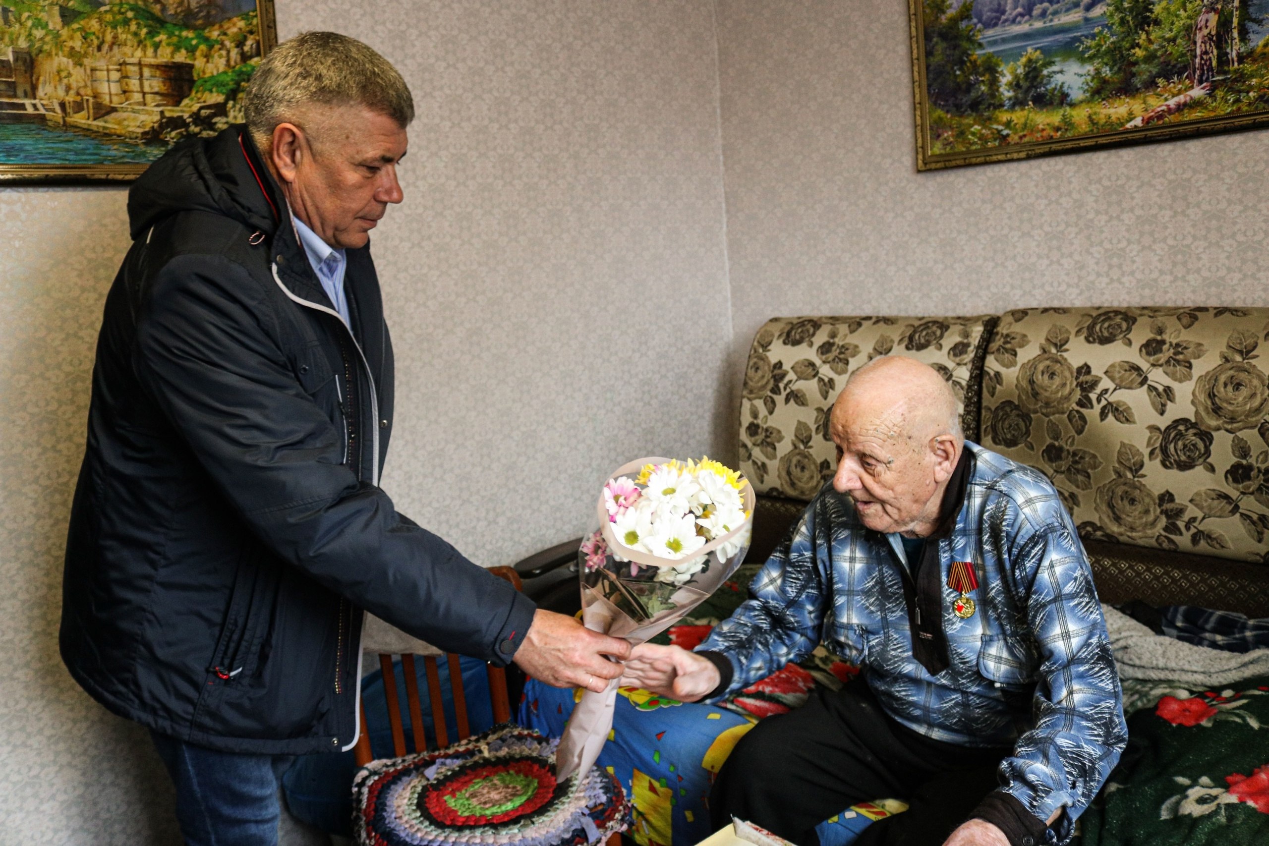 Глава Обоянского района Игорь Глущенко сегодня отмечает день рождения