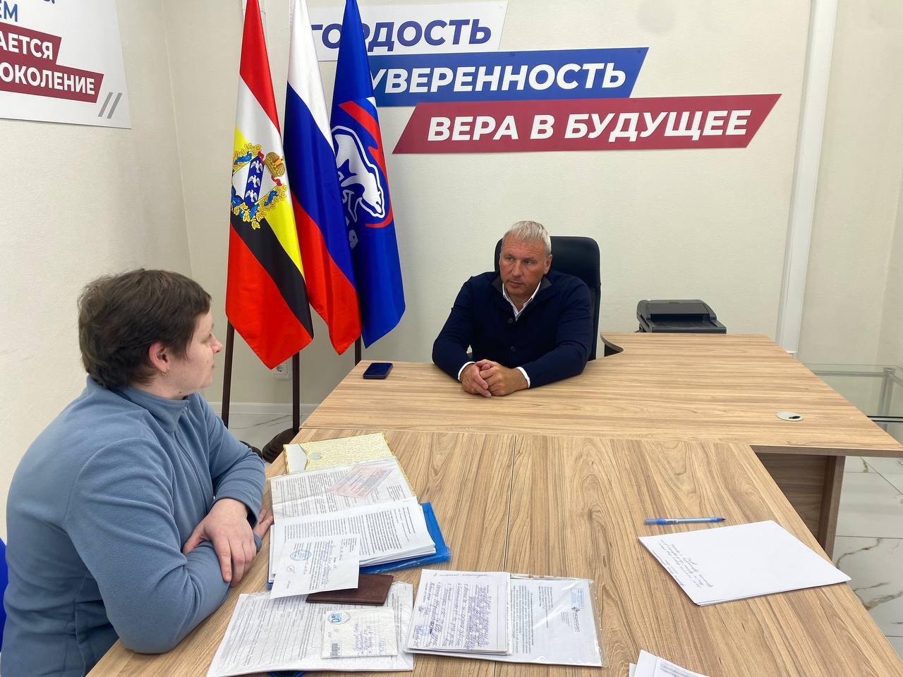 #ЛичныйПриём. Жилье, лекарства для инвалида, реабилитация в санатории – повестка дня приема депутата Алексея Земцова В Штабе общественной поддержки Единой России личный прием граждан провел депутат областного парламента...