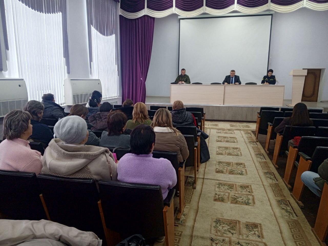 В рамках работы по привлечению граждан на военную службу по контракту, 27 января 2026 года состоялось заседание рабочей группы по отбору граждан на контракт в Октябрьском районе В рамках работы по привлечению граждан на военную службу по контракту, 27 января 2026 года состоялось заседание рабочей группы по отбору граждан на контракт в Октябрьском районе