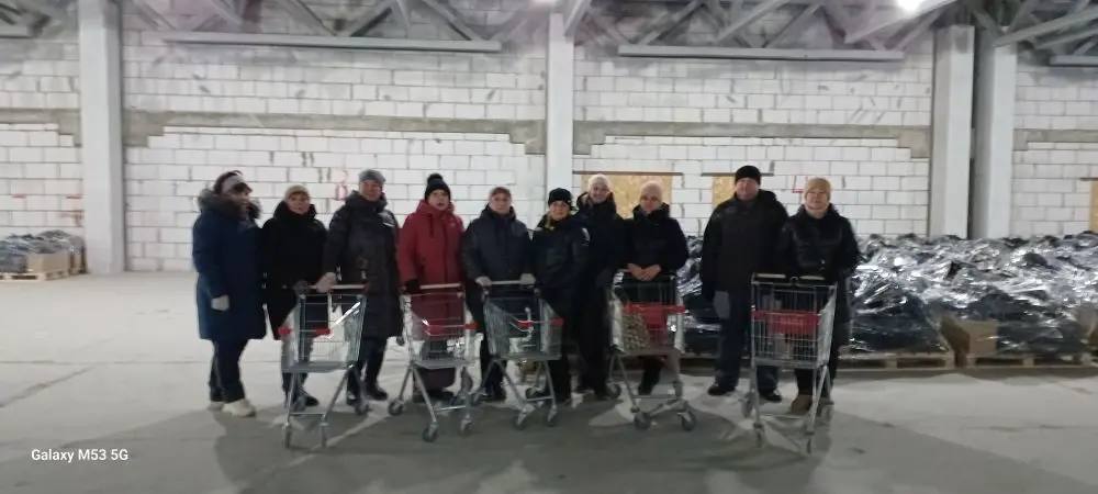 Виктор Петров: Вчера, как и в каждый вторник, для работников организаций Пристенского района, трудящихся в Курске, в центре сбора гуманитарной помощи прошёл день добрых дел