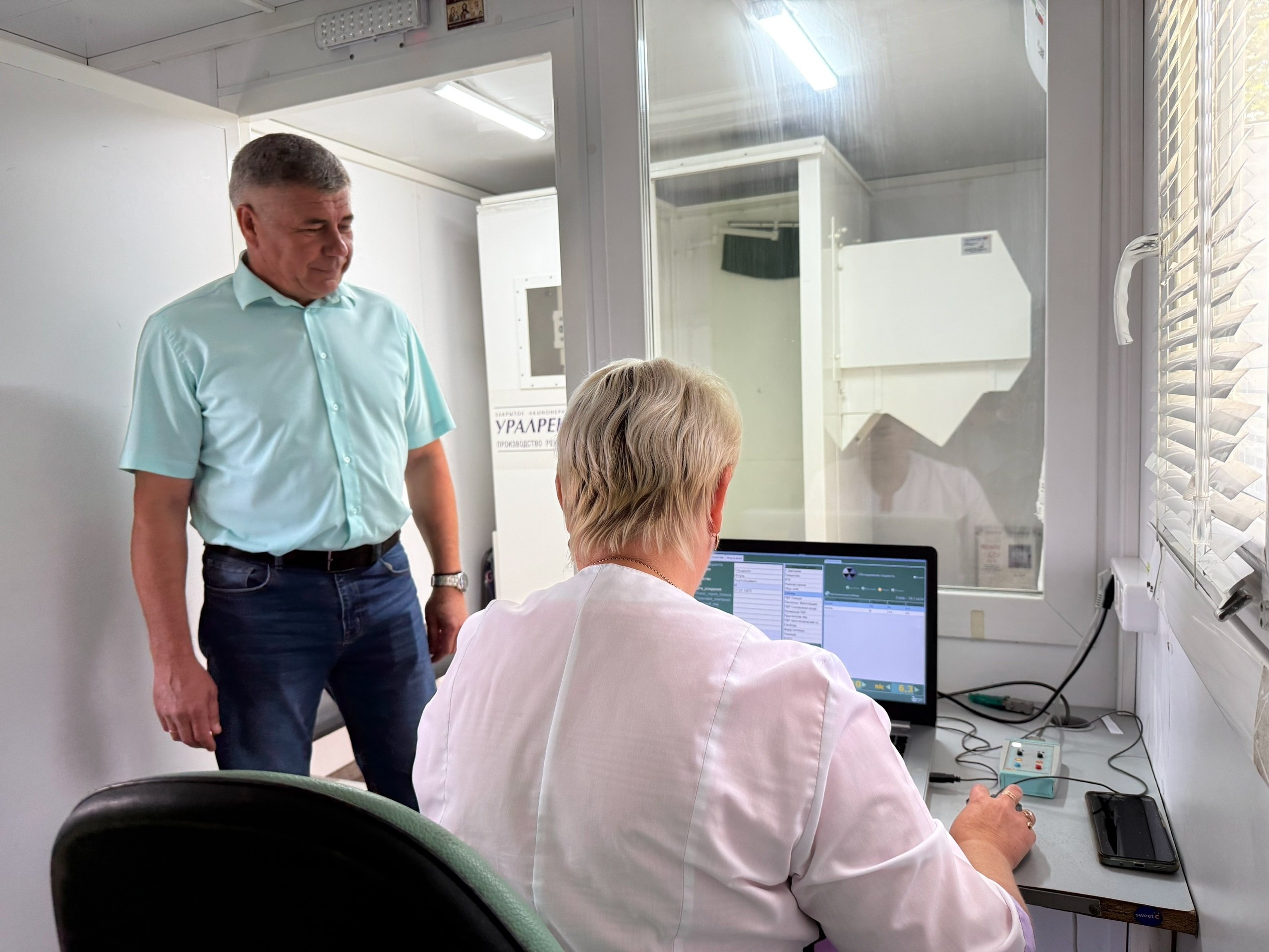 Глава Обоянского района Игорь Глущенко сегодня отмечает день рождения Глава Обоянского района Игорь Глущенко сегодня отмечает день рождения