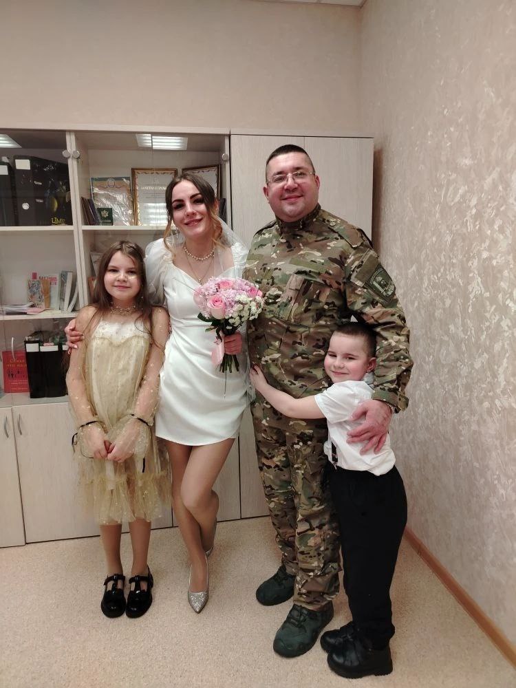 Павел Золотарев: Дорогие друзья!. Начало каждого года приносит нам надежду на лучшее и новые добрые начинания