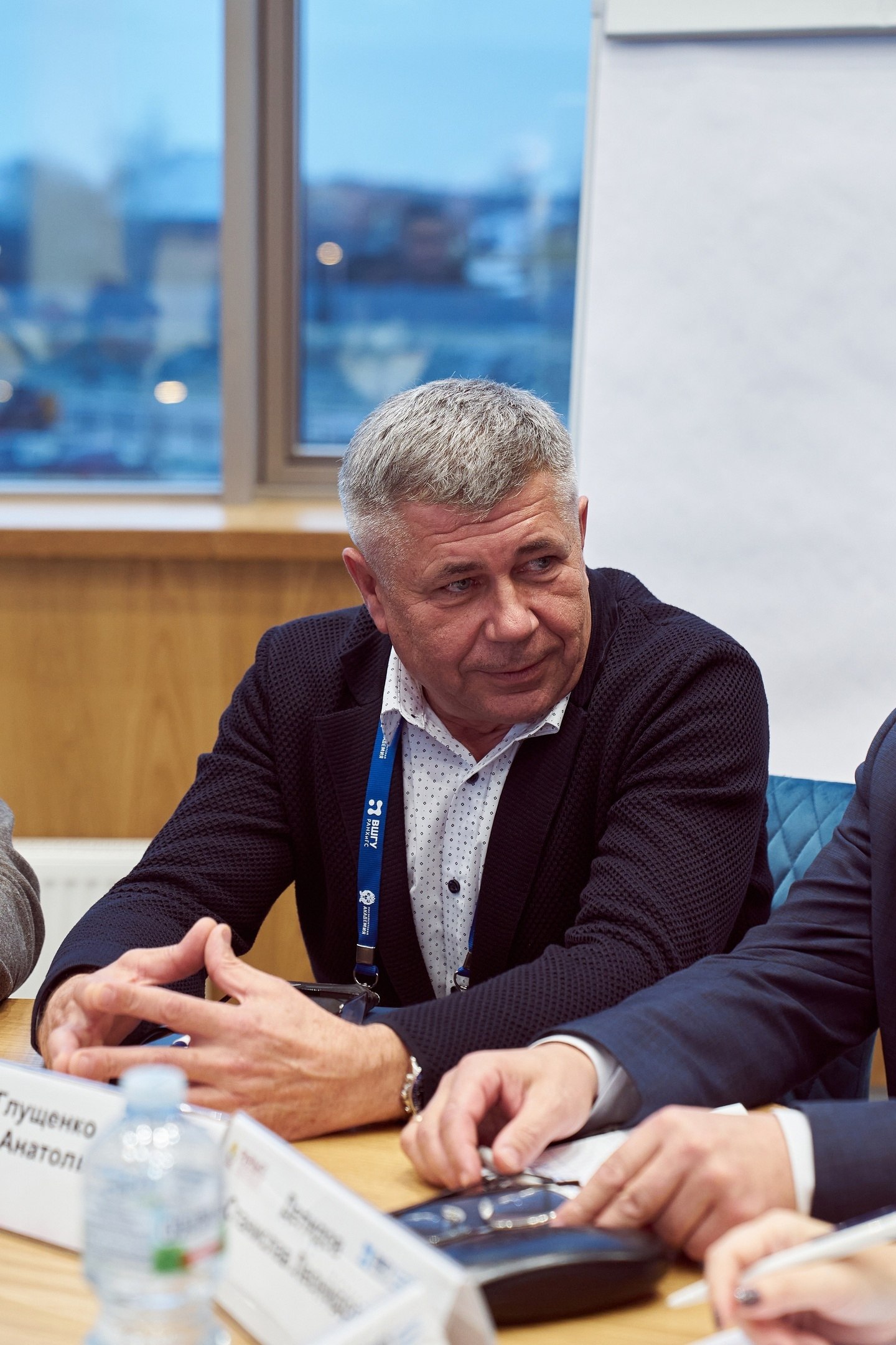 Глава Обоянского района Игорь Глущенко сегодня отмечает день рождения Глава Обоянского района Игорь Глущенко сегодня отмечает день рождения