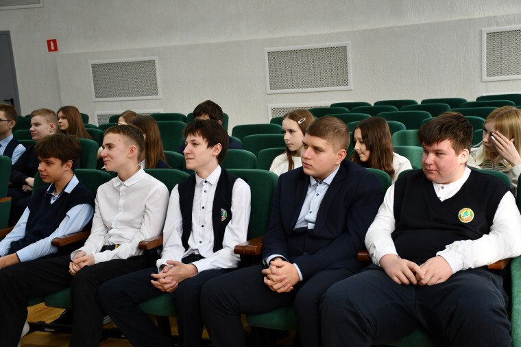 В школе №4 состоялась встреча с сотрудниками краеведческого музея В школе №4 состоялась встреча с сотрудниками краеведческого музея