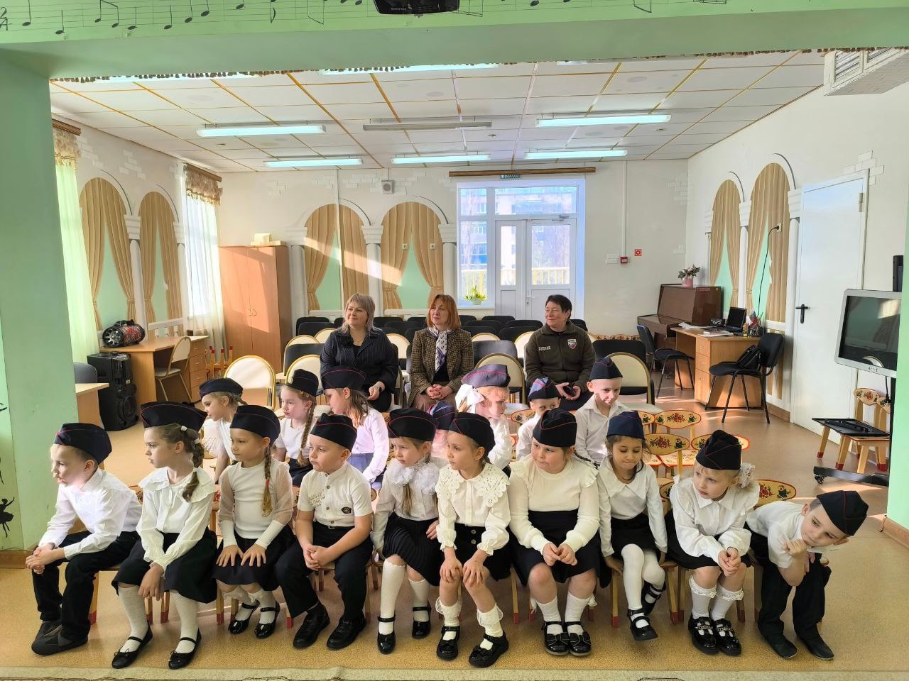 #БезопасныеДороги. Учим с детства правила дорожного движения В Детском саду № 24 г.Курск региональный координатор партийного проекта «Единой России» «Крепкая семья», заместитель председателя Курского городского собрания...