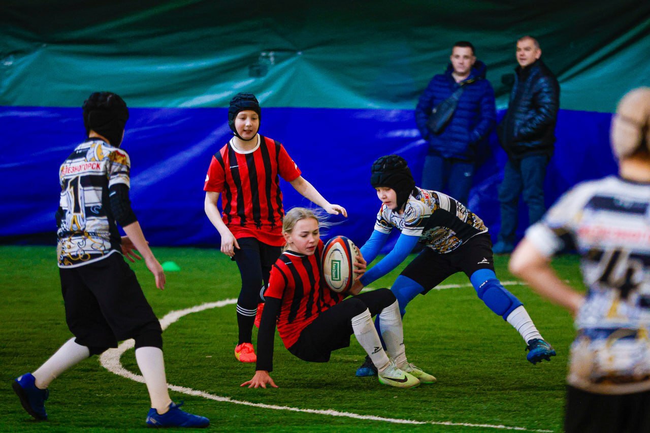 ПОДГОТОВКА ИДЕТ ВОВСЮ. Юные регбисты - мальчишки и девчонки из Курска и Железногорска готовятся к соревнованиям