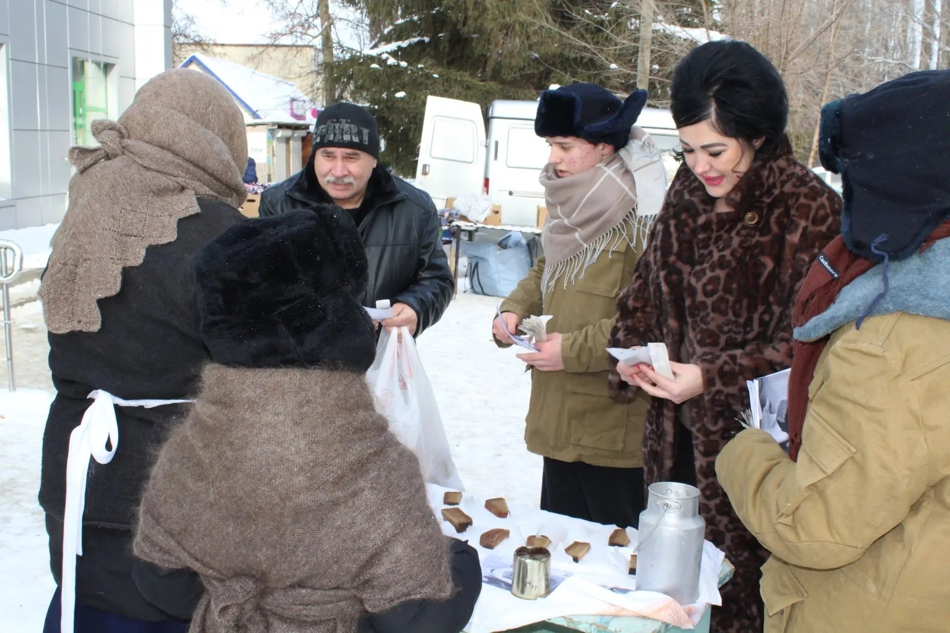 Вчера, в годовщину снятия блокады Ленинграда учащиеся и педагоги Касторенской СОШ №1 провели акцию "Блокадный хлеб" Вчера, в годовщину снятия блокады Ленинграда учащиеся и педагоги Касторенской СОШ №1 провели акцию "Блокадный хлеб"