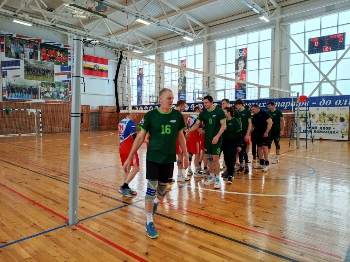 Геннадий Енютин: 25 января в игровом зале МКУ «ФОК «Луч» им. Героя Советского Союза Кретова А.Ф.» стартовало Первенство Солнцевского района по волейболу 2026 г., посвященное 81-ой годовщине Победы в Великой Отечественной...