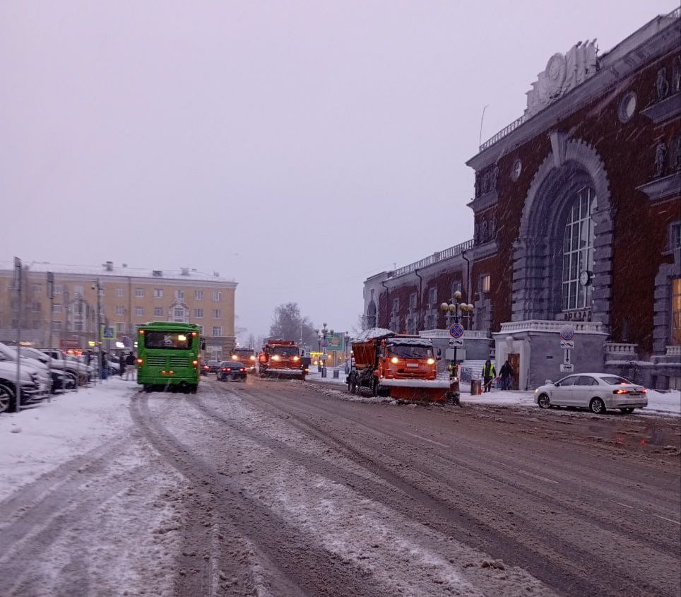 Весь день в Курске будут идти работы по уборке снега Весь день в Курске будут идти работы по уборке снега