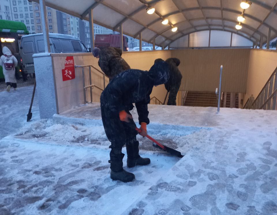 Весь день в Курске будут идти работы по уборке снега Весь день в Курске будут идти работы по уборке снега