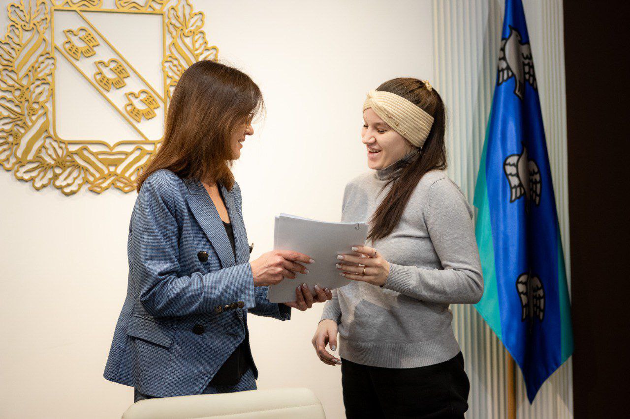 В Курске продолжается работа по обеспечению жильем детей-сирот и детей, оставшихся без попечения родителей В Курске продолжается работа по обеспечению жильем детей-сирот и детей, оставшихся без попечения родителей