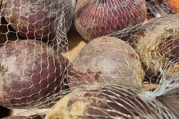 Яркая, сочная и вкусная: малоизвестный способ отварить свеклу без запаха