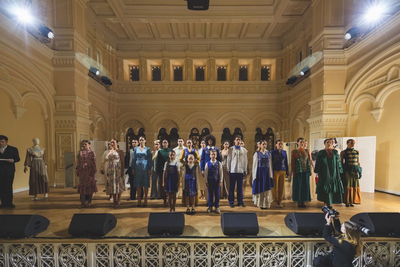 Игорь Корпунков: В рамках международного образовательного проекта "Территория успеха: Мода", реализуемого Фондом АТР АЭС и программой " Территория культуры Росатома" при поддержке Концерна "Росэнергоатом", в ГУМе на Красной...