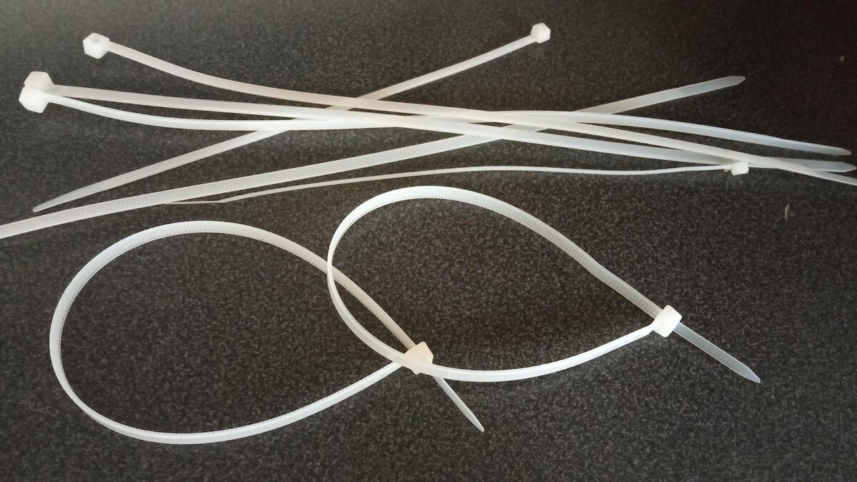 Как расстегнуть пластиковую стяжку за считанные секунды: удивительный трюк для хозяек