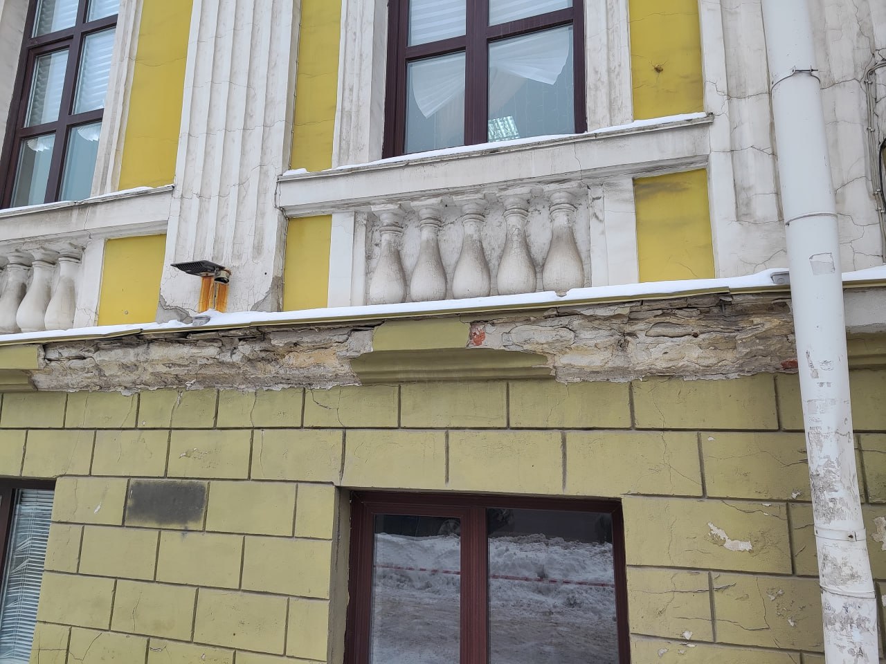 Депутат раскритиковал состояние здания в Курске, где водрузили знамя Победы в 1943 году Депутат раскритиковал состояние здания в Курске, где водрузили знамя Победы в 1943 году