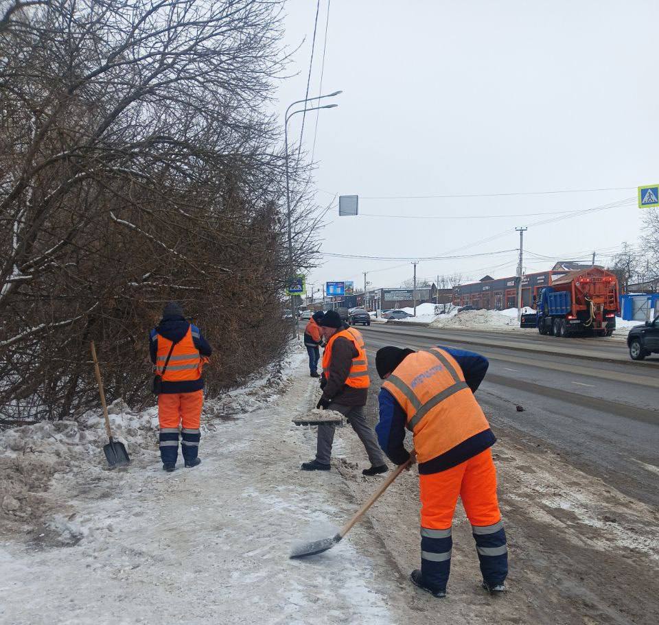 Евгений Маслов: Друзья, вижу большое количество обращений, которые поступают от вас по поводу нерасчищенных тротуаров Евгений Маслов: Друзья, вижу большое количество обращений, которые поступают от вас по поводу нерасчищенных тротуаров