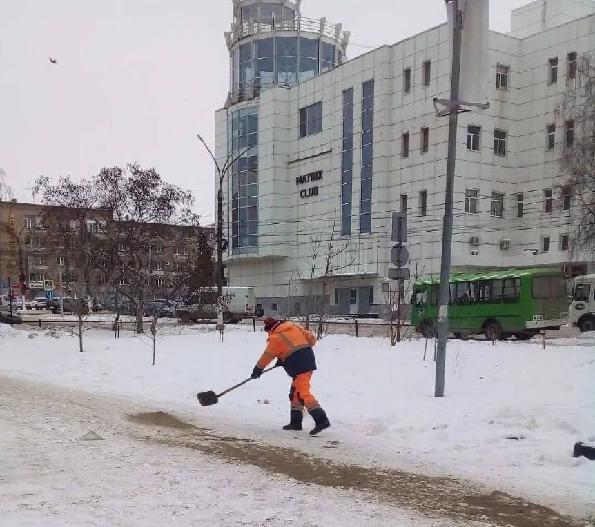 Евгений Маслов: Друзья, вижу большое количество обращений, которые поступают от вас по поводу нерасчищенных тротуаров Евгений Маслов: Друзья, вижу большое количество обращений, которые поступают от вас по поводу нерасчищенных тротуаров