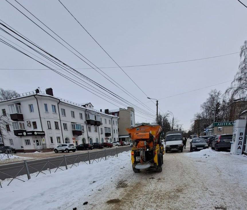 Евгений Маслов: Друзья, вижу большое количество обращений, которые поступают от вас по поводу нерасчищенных тротуаров Евгений Маслов: Друзья, вижу большое количество обращений, которые поступают от вас по поводу нерасчищенных тротуаров
