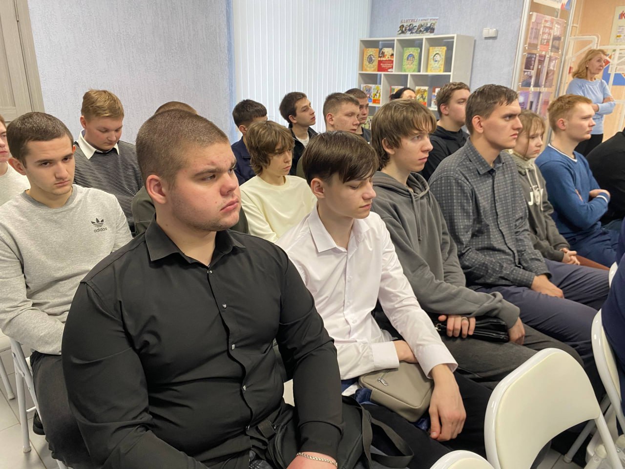 Курские ветераны боевых действий пообщались со студентами на встрече «Время выбрало нас» Курские ветераны боевых действий пообщались со студентами на встрече «Время выбрало нас»