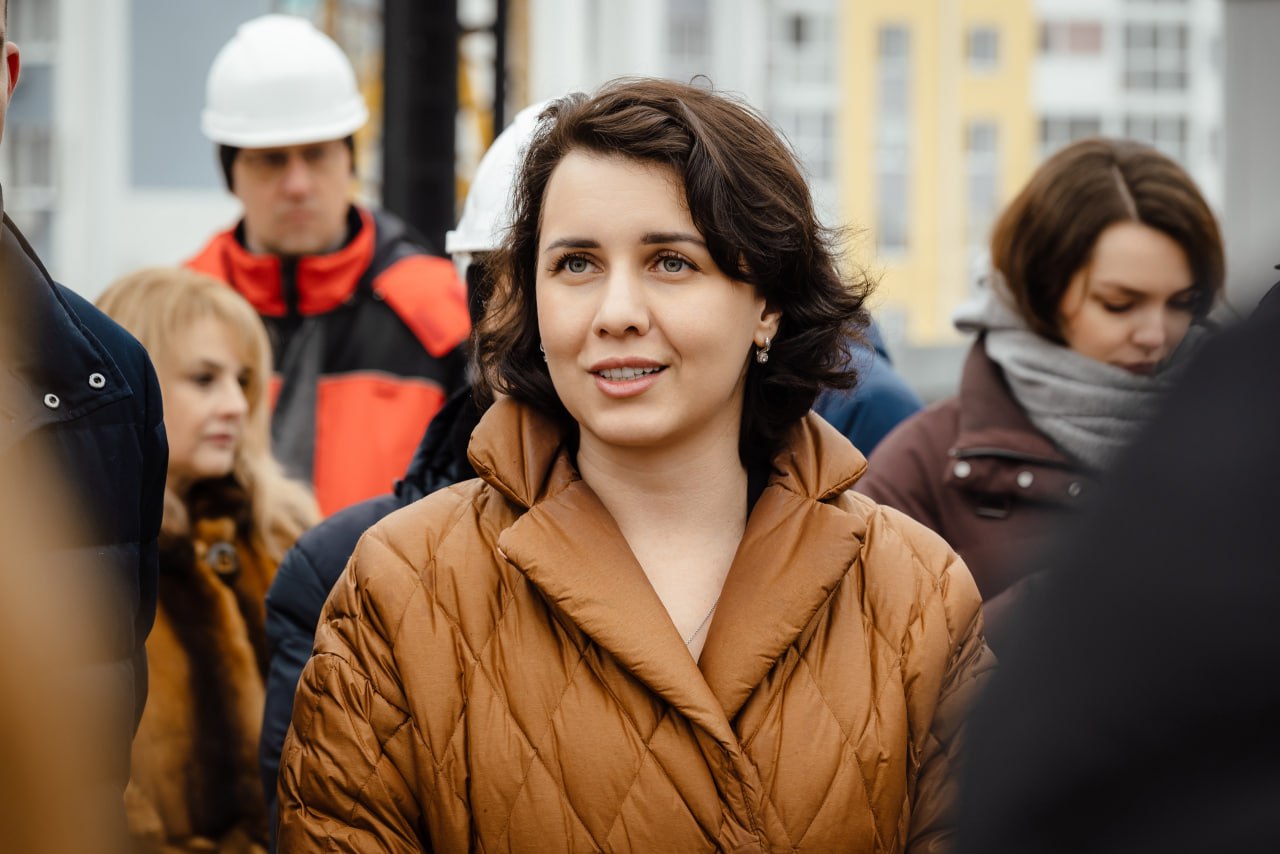 В ходе рабочего визита в Курскую область министр просвещения РФ Сергей Кравцов посетил строящуюся школу на проспекте Надежды Плевицкой в Курске В ходе рабочего визита в Курскую область министр просвещения РФ Сергей Кравцов посетил строящуюся школу на проспекте Надежды Плевицкой в Курске