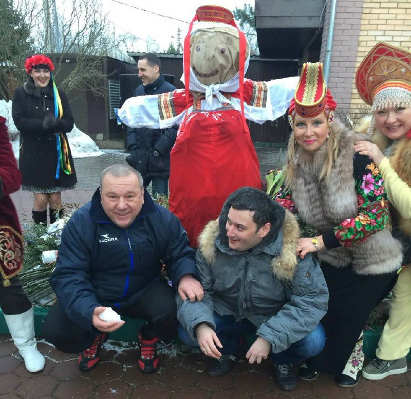 Александр Хинштейн поделился ностальгической подборкой фото из 2016 года Александр Хинштейн поделился ностальгической подборкой фото из 2016 года