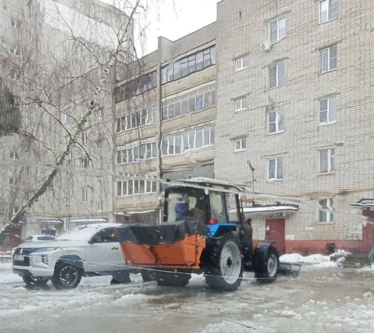 В Сеймском округе Курска продолжают приводить в порядок дворы