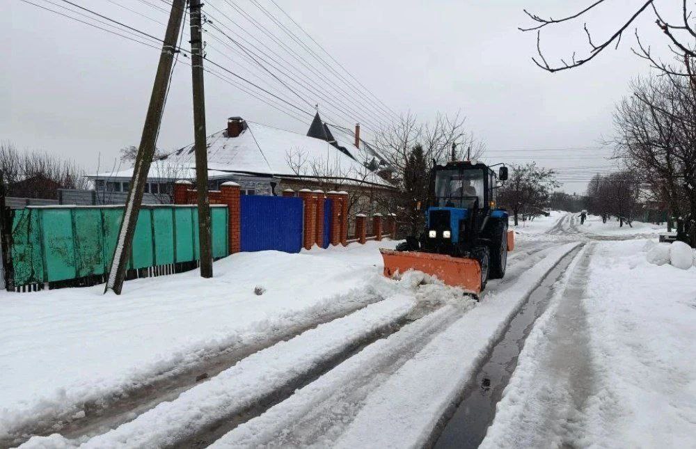 В Центральном округе горожанам помогают с очисткой частного сектора В Центральном округе горожанам помогают с очисткой частного сектора