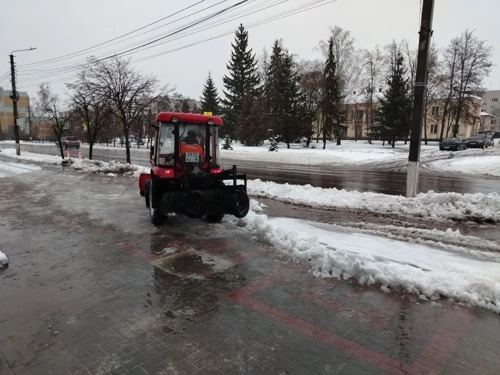 Сотрудники администрации Железнодорожного округа продолжают следить за соблюдением правил благоустройства Сотрудники администрации Железнодорожного округа продолжают следить за соблюдением правил благоустройства