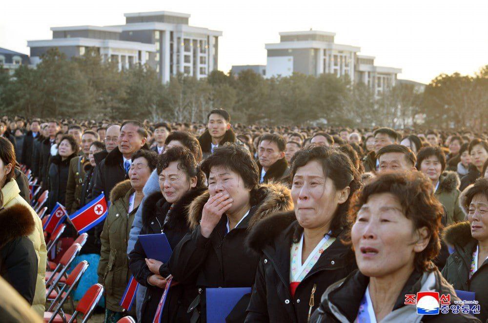 Ким Чен Ын открыл в Пхеньяне улицу Героев Курской битвы Ким Чен Ын открыл в Пхеньяне улицу Героев Курской битвы