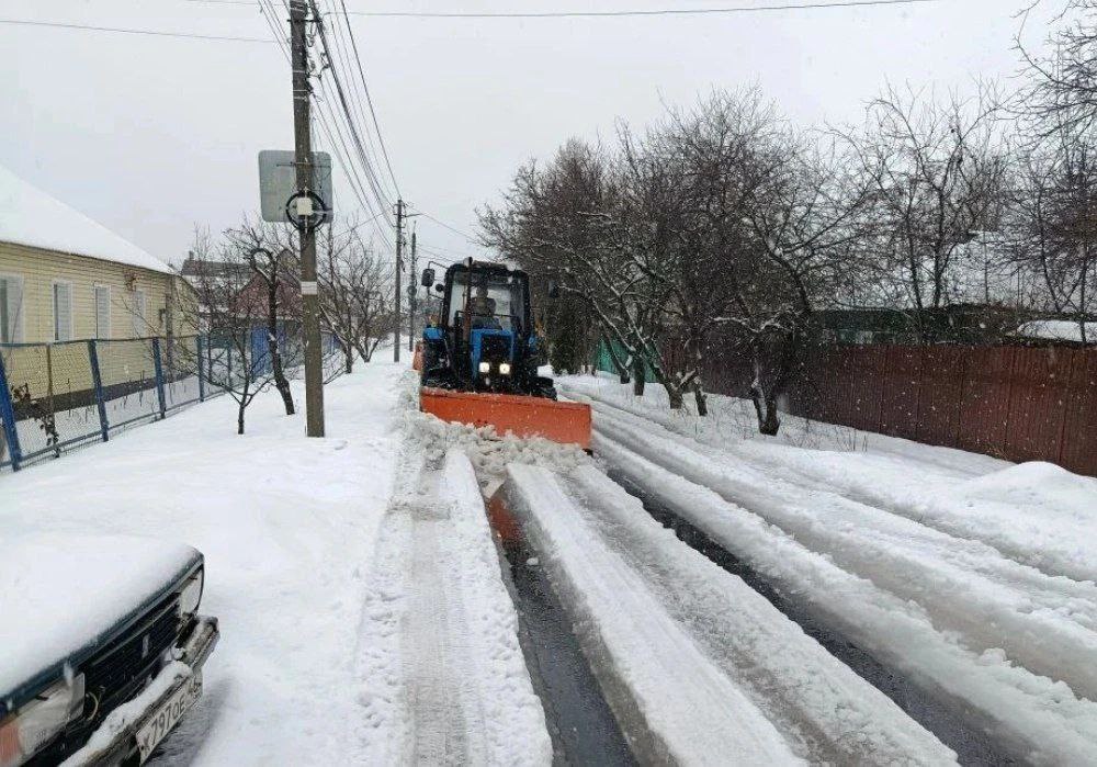 В Центральном округе горожанам помогают с очисткой частного сектора В Центральном округе горожанам помогают с очисткой частного сектора