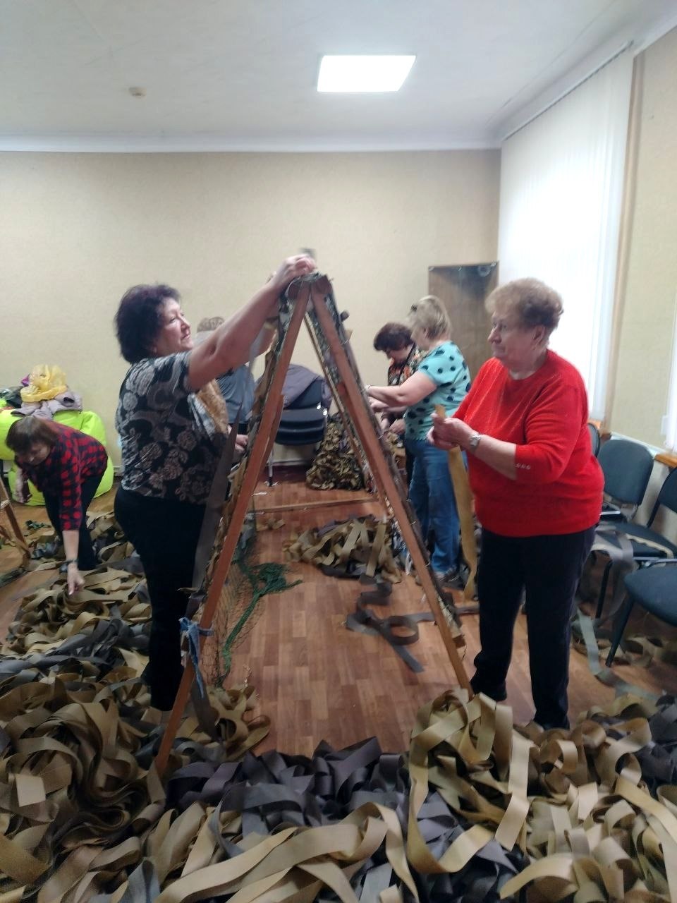 В понедельник Сырной седмицы (масленицы), клирик Успенского храма поселка Медвенка священник Димитрий Долженков встретился с волонтерами старшего поколения, которые делают всё, чтобы приблизить нашу победу, и это стало для... В понедельник Сырной седмицы (масленицы), клирик Успенского храма поселка Медвенка священник Димитрий Долженков встретился с волонтерами старшего поколения, которые делают всё, чтобы приблизить нашу победу, и это стало для...