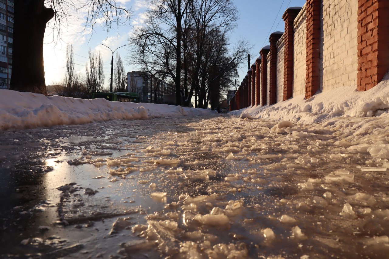 Доброе утро! Оттепель сменилась крепким морозом, а ему на смену завтра придет снежная погода Доброе утро! Оттепель сменилась крепким морозом, а ему на смену завтра придет снежная погода