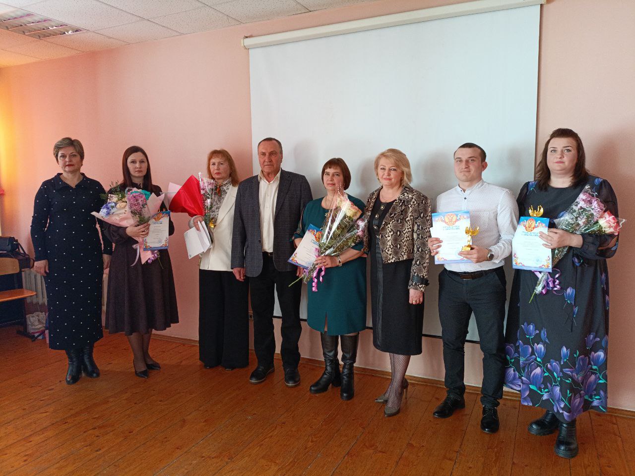 Сегодня на базе Краснополянской школы состоялось торжественное подведение итогов муниципального этапа конкурса профессионального мастерства «Учитель года2026»