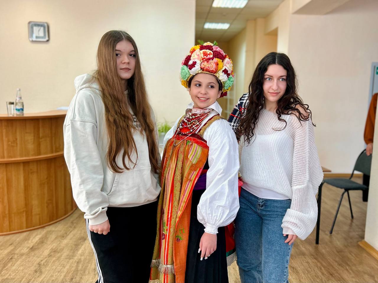 Курские школьницы примерили традиционные наряды предков Курские школьницы примерили традиционные наряды предков