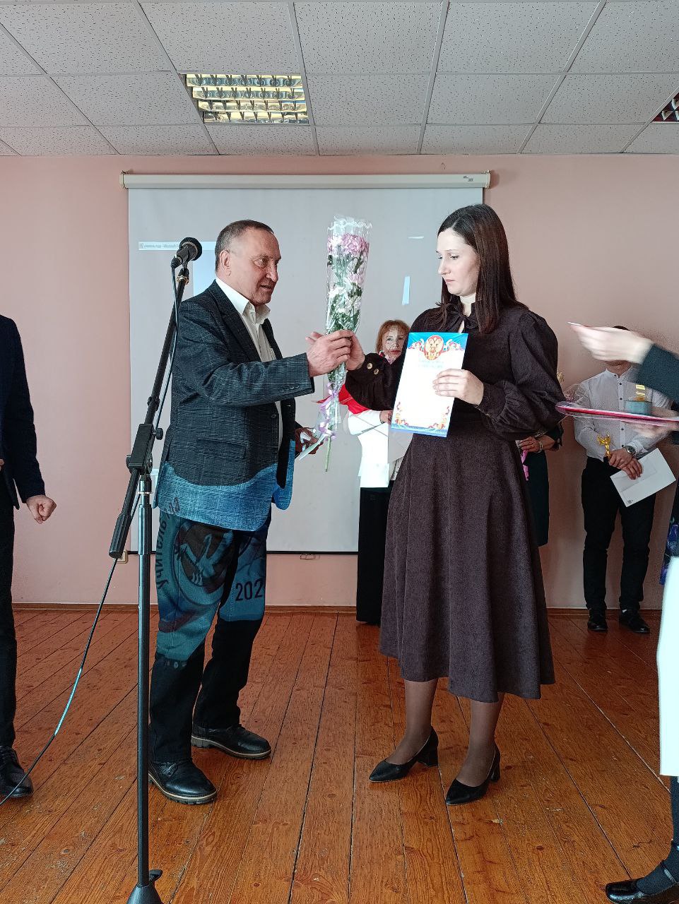 Сегодня на базе Краснополянской школы состоялось торжественное подведение итогов муниципального этапа конкурса профессионального мастерства «Учитель года2026» Сегодня на базе Краснополянской школы состоялось торжественное подведение итогов муниципального этапа конкурса профессионального мастерства «Учитель года2026»