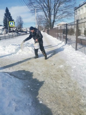 Учреждения образования обработали прилегающие территории школ