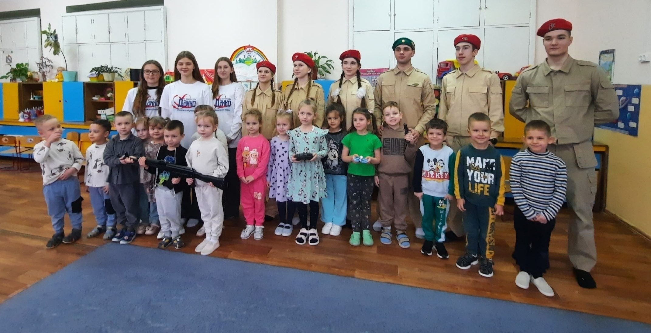 В преддверии Дня защитника Отечества юнармейцы Фатежской СОШ 2 совместно с активистами волонтерского отряда "Данко" провели увлекательное мероприятие для воспитанников старших групп «Росточек» и "Лучики" МКДОУ "Детский сад... В преддверии Дня защитника Отечества юнармейцы Фатежской СОШ 2 совместно с активистами волонтерского отряда "Данко" провели увлекательное мероприятие для воспитанников старших групп «Росточек» и "Лучики" МКДОУ "Детский сад...