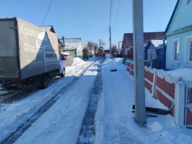 В Сеймском округе Курска провели расчистку дорог в частном секторе
